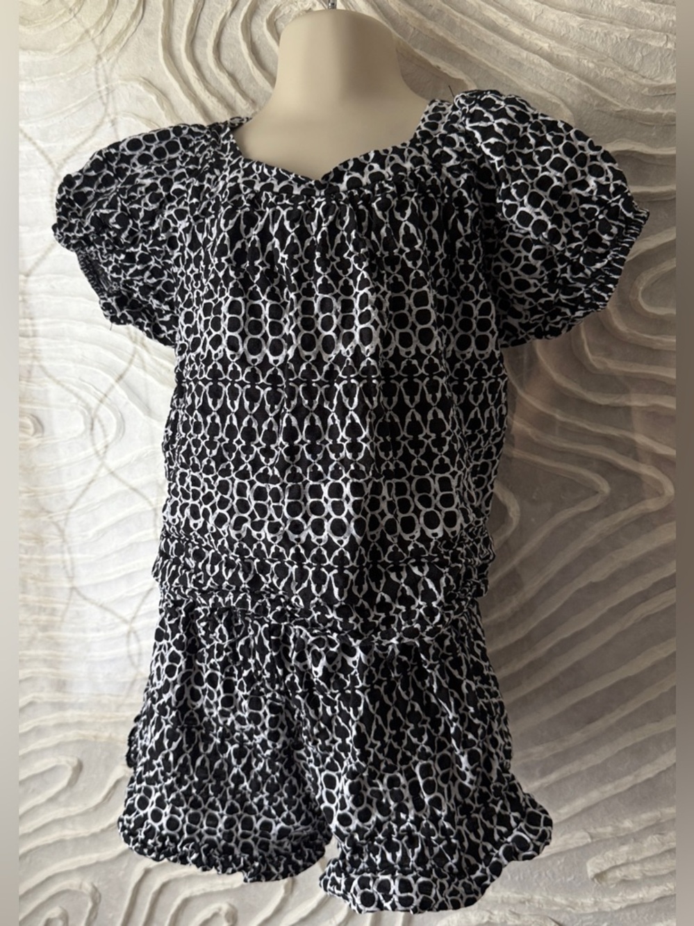 Tahari Girl Size 5 Black & White Geometric 2-Piece Set - Chic Mod Kids Outfit